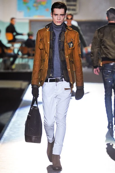 Look 7